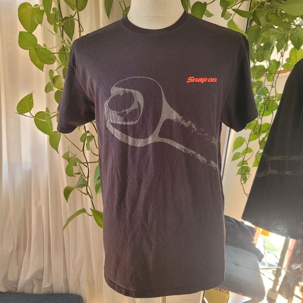 NWOT Snap on tools Graphic Black tee  size L